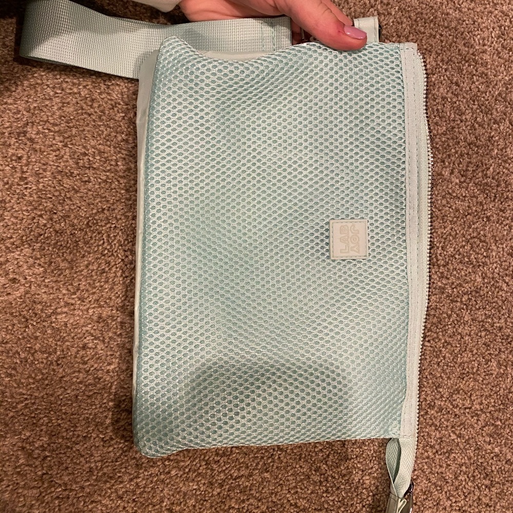 Joy lab | teal gym wristlet